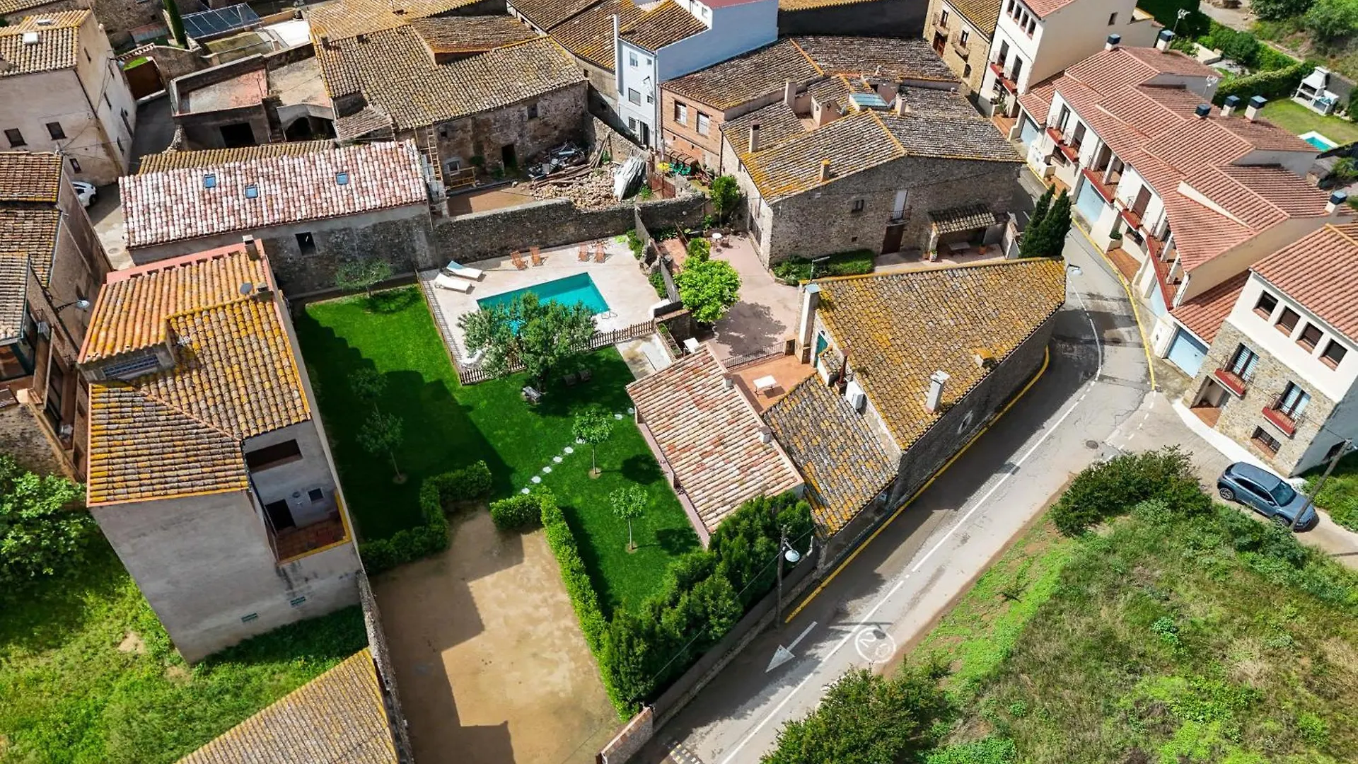 Casa Rural 9 Km De L\'Escala contacts
